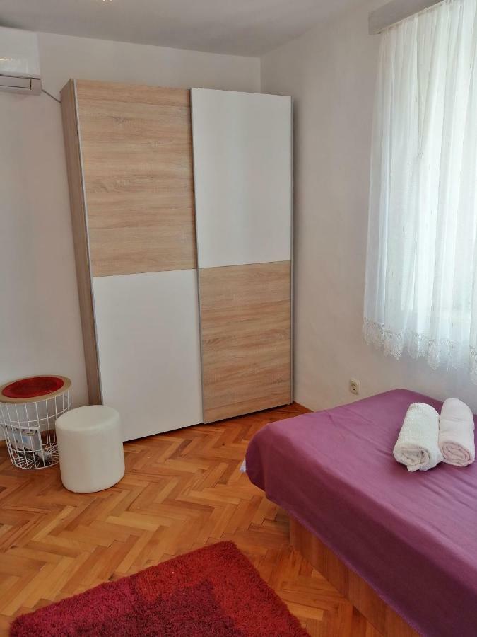 Вилла House Lotties Стари Град Номер фото